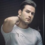 دانلود آهنگ مهدی احمدوند به نام ماشین زمان